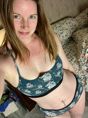 bootyshortsgirl / Booty Shorts Girl Nude Leaks OnlyFans Photo 9