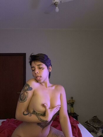 Bruna Martins / SweetBrisa / _nbbrisa / badbrisa / brumarts Nude Leaks OnlyFans Photo 3