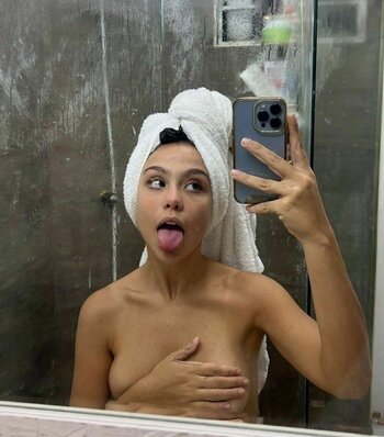 Bruna16 / Bruna Carvalho Nude Leaks Photo 12