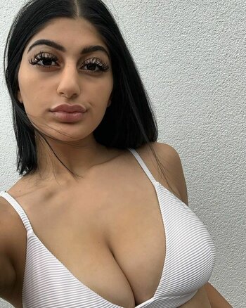 Busty Indian / bustyindiangirl Nude Leaks OnlyFans Photo 27