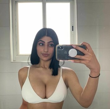 Busty Indian / bustyindiangirl Nude Leaks OnlyFans Photo 32