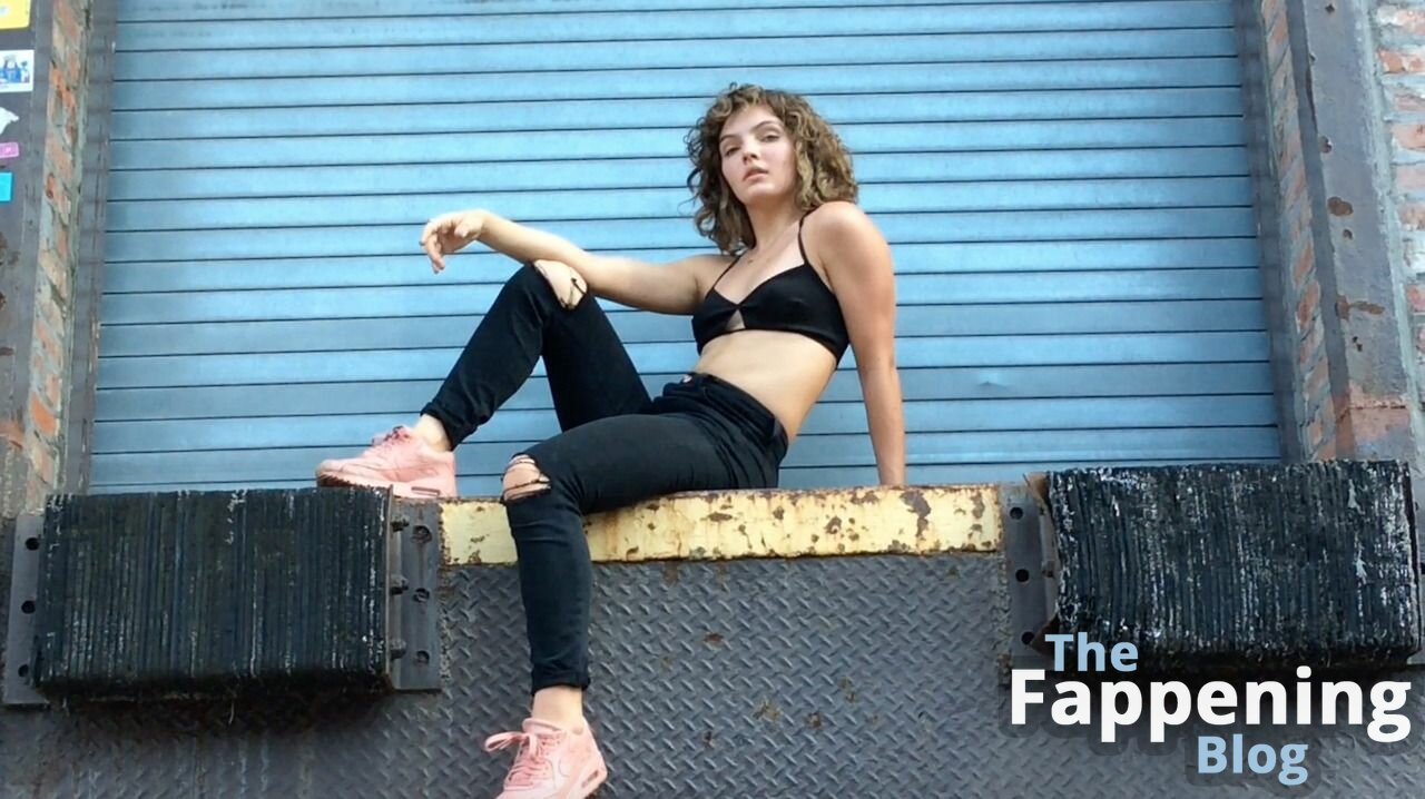 Camren Bicondova / camrenwhy Nude Leaks Photo 122 | #TheFappening