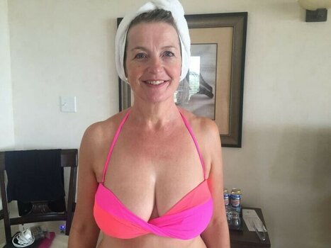 Carol Kirkwood / carolkirkwood / carolkirkwood_bbc Nude Leaks Photo 43