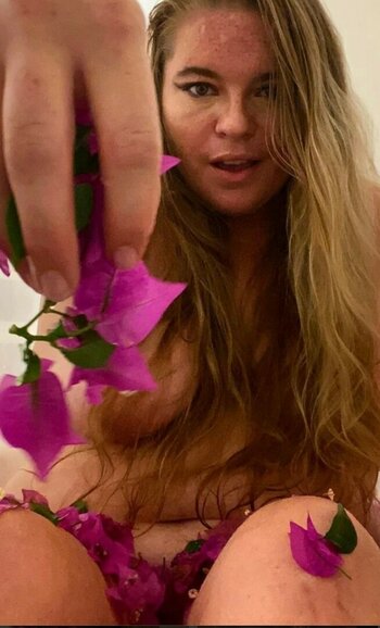 Cecily Barmore / Chapman Nude Leaks Photo 2