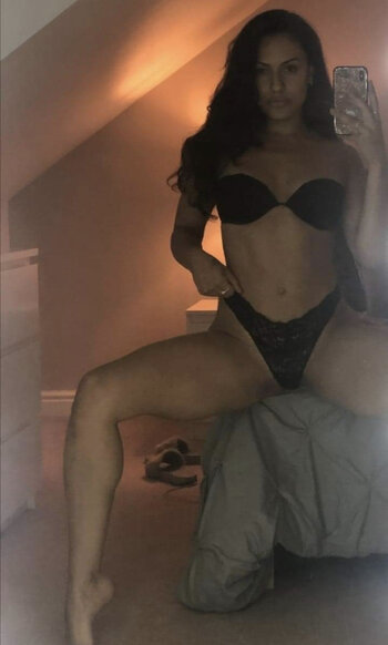 Chantelle Winter Nude Leaks Photo 8