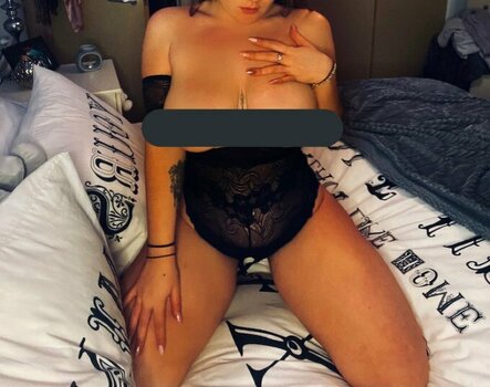 Chelsea Blyth / MiaMia69x / Miababyxo / chelsblythx / misschelseabia Nude Leaks OnlyFans Photo 7