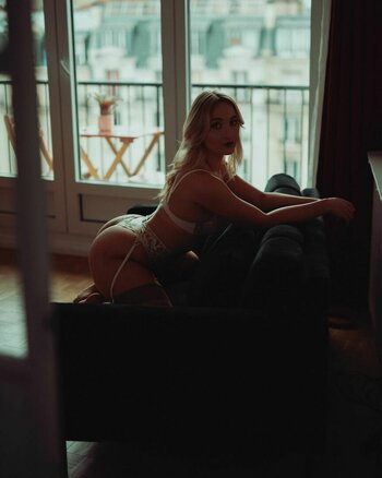 Chloe Chevalier / bdkloe_ / chevalierchloe_ Nude Leaks Photo 24