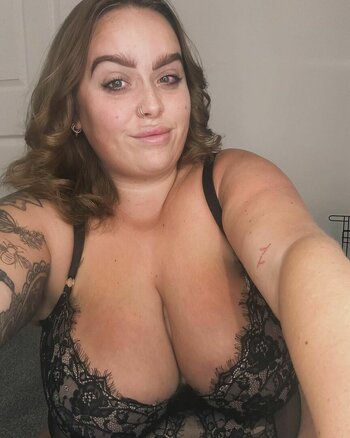 Chloe Hatton / chloelouisehattonox / https: Nude Leaks OnlyFans Photo 1