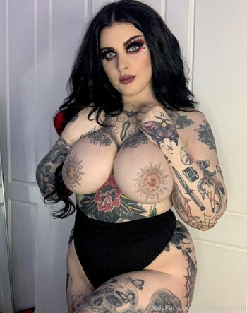Chloee Suicide / chloeesuicide / hh38384 Nude Leaks OnlyFans Photo 10
