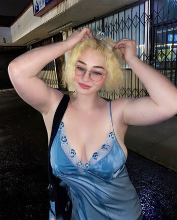 Chloethehokage / chloegrahamx / chloemirisch Nude Leaks OnlyFans Photo 20