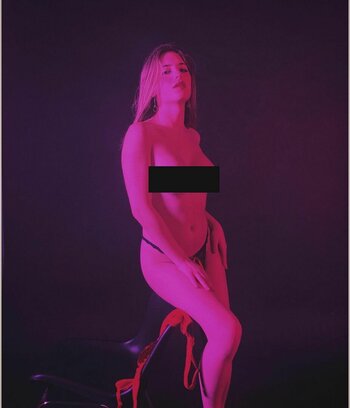 Christine Soriano / Chris La Lia / christinesoriano / crissori Nude Leaks OnlyFans Photo 8