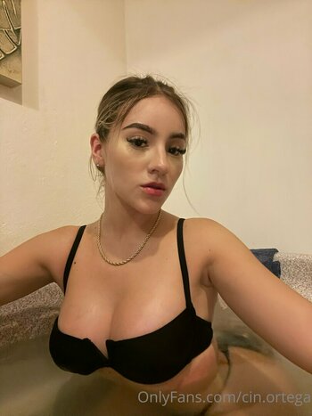 Cinthia Ortega / cin.ortega / cinthia.ortega Nude Leaks OnlyFans Photo 13