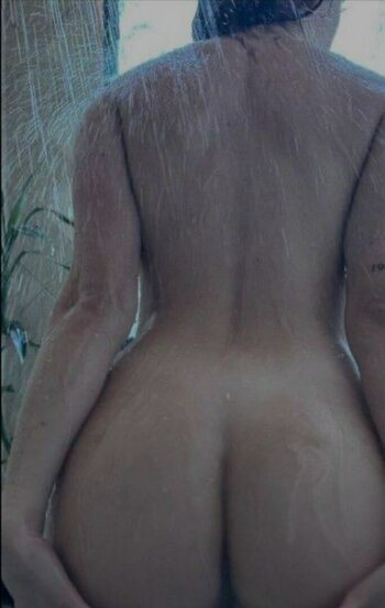clauariz / @arizisbackk / ClaudiaAriz / ClaudiaArizz Nude Leaks OnlyFans Photo 12