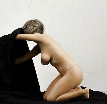 Claudia Napolitano / _claudiaan / giulianapolitano Nude Leaks OnlyFans Photo 7