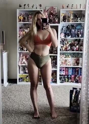 cloverarley / Everyday Harley Quinn Nude Leaks OnlyFans Photo 10