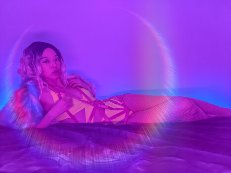 Colourmoichic / Julia Fang Nude Leaks Photo 18