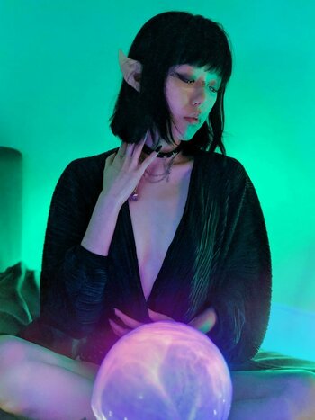 Colourmoichic / Julia Fang Nude Leaks Photo 36