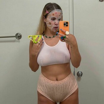 Courtnee Crews / courtneecrews Nude Leaks Photo 7