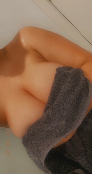 Courtney Maloney / courtneymaloneyy Nude Leaks Photo 21