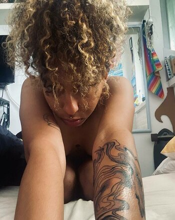 Curlysara / curly_sara / curlys69 Nude Leaks OnlyFans Photo 4