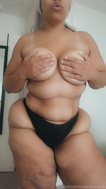 curvaceousroyalty Nude Leaks Photo 2