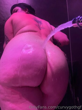 curvygothgf Nude Leaks Photo 32
