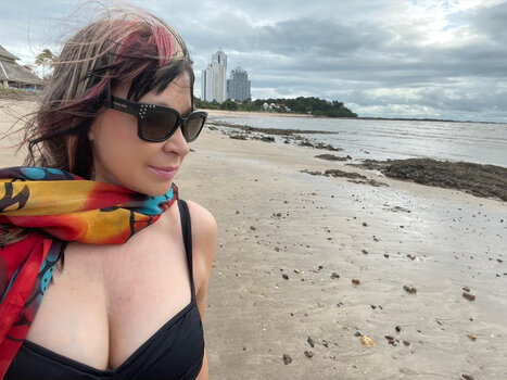 Cynthia Rothrock / officialcynthiarothrock Nude Leaks Photo 3