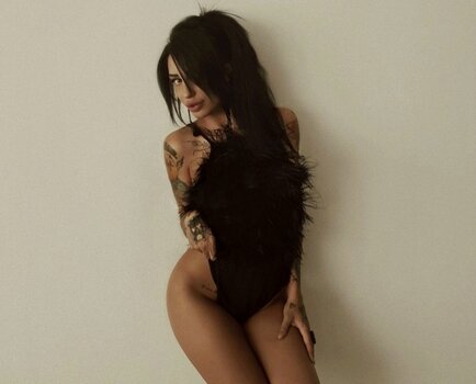 Daissy Rutti / Riky Maru / _etpuisvoila Nude Leaks Photo 1