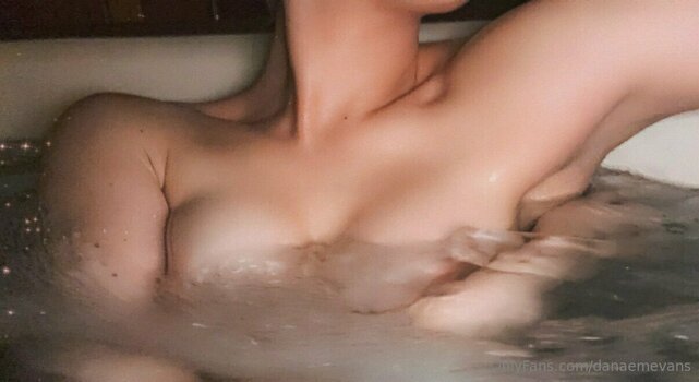 danaemevans Nude Leaks Photo 2