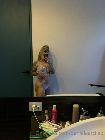 Daniela Arcila Pineda / danielaarcilapi / daniiarcila23 Nude Leaks OnlyFans Photo 6