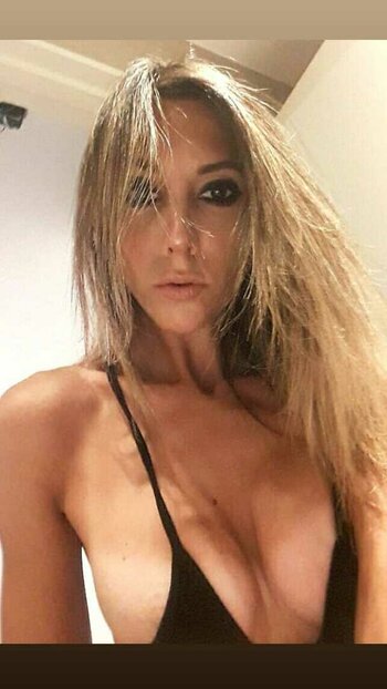 Daniela Fortinera / danielaturrado Nude Leaks Photo 5
