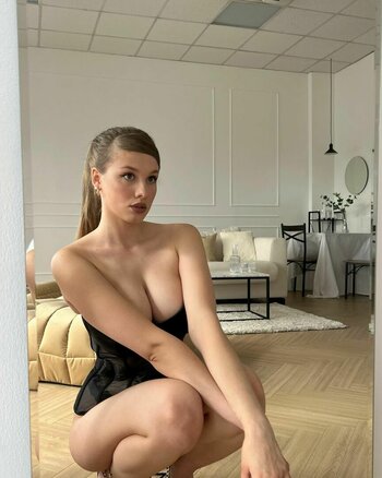 Darina / darilate / darina_cat Nude Leaks OnlyFans Photo 40