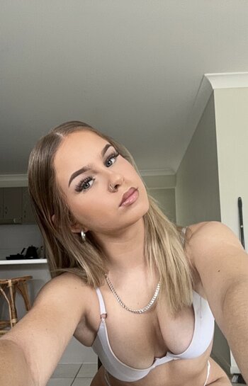 Destiny Henry / destiny.henryy / destinyhenry Nude Leaks OnlyFans Photo 9
