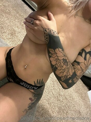 dippedinpoisonx / dippedinpoison_ Nude Leaks OnlyFans Photo 3
