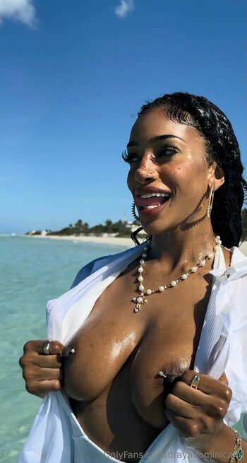 drayadominicana / Freckles / cloudydonna Nude Leaks OnlyFans Photo 13