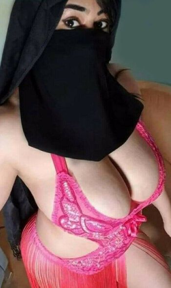 Egyptian Dana / dana-adult-model Nude Leaks OnlyFans Photo 1