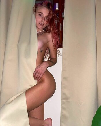 Eleonora Shtyfanyuk / elebertolifree / eleonora.sheykh Nude Leaks OnlyFans Photo 14
