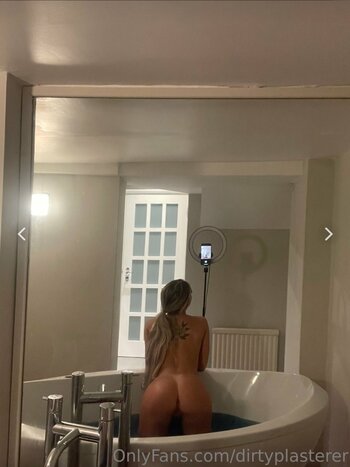 Ellie Nuttall / ell_nutall / sexyplasterer Nude Leaks OnlyFans Photo 3