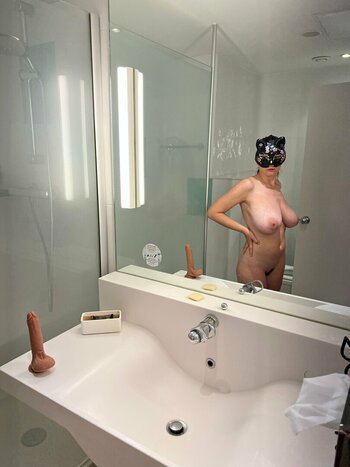 Elsaliux / Vip Elsa Wife / elsaliuv Nude Leaks OnlyFans Photo 14