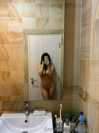 emafree Nude Leaks Photo 27