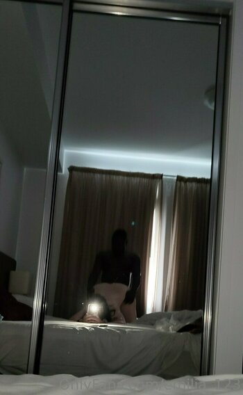 emilia_123 Nude Leaks Photo 4