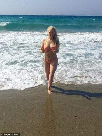 Emily Hewertson / https: Nude Leaks Photo 8