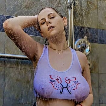 Emily Villari / Emilyy1501 / Emspensiveemily Nude Leaks Photo 32
