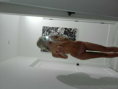 emilyyhearts Nude Leaks Photo 11