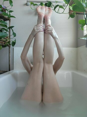 erineverheart Nude Leaks Photo 23