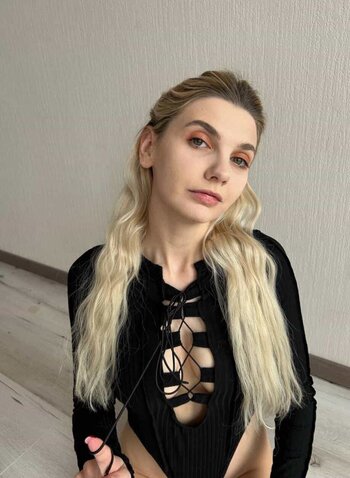 Eva Ross / e.v.a.r.o.s.s / evarossof / https: Nude Leaks OnlyFans Photo 17