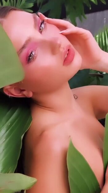 Eva Shakun / babyzzzeva Nude Leaks Photo 19
