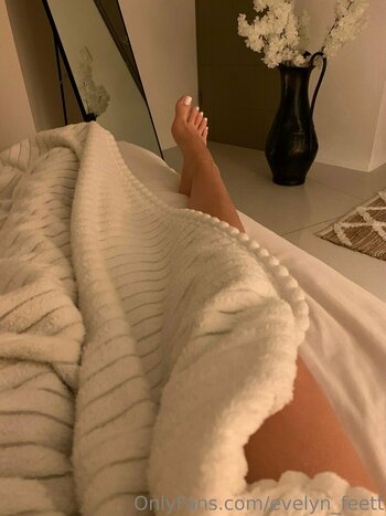 evelyn_feett / evellynfett / evelyn__feet / https: Nude Leaks OnlyFans Photo 16