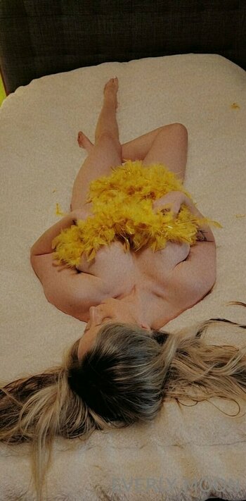 everlymoon Nude Leaks Photo 19