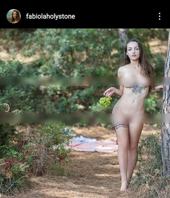 Fabiola Holystone / fabiolaholystone Nude Leaks OnlyFans Photo 1